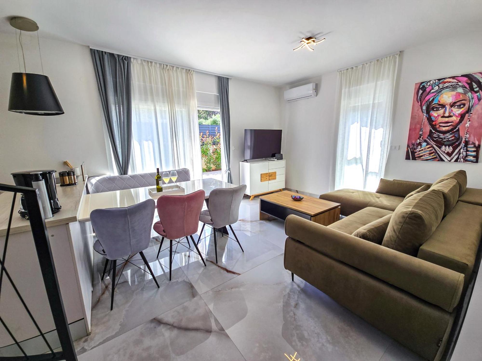 Villa Dino With Private Parking & Pool Pola